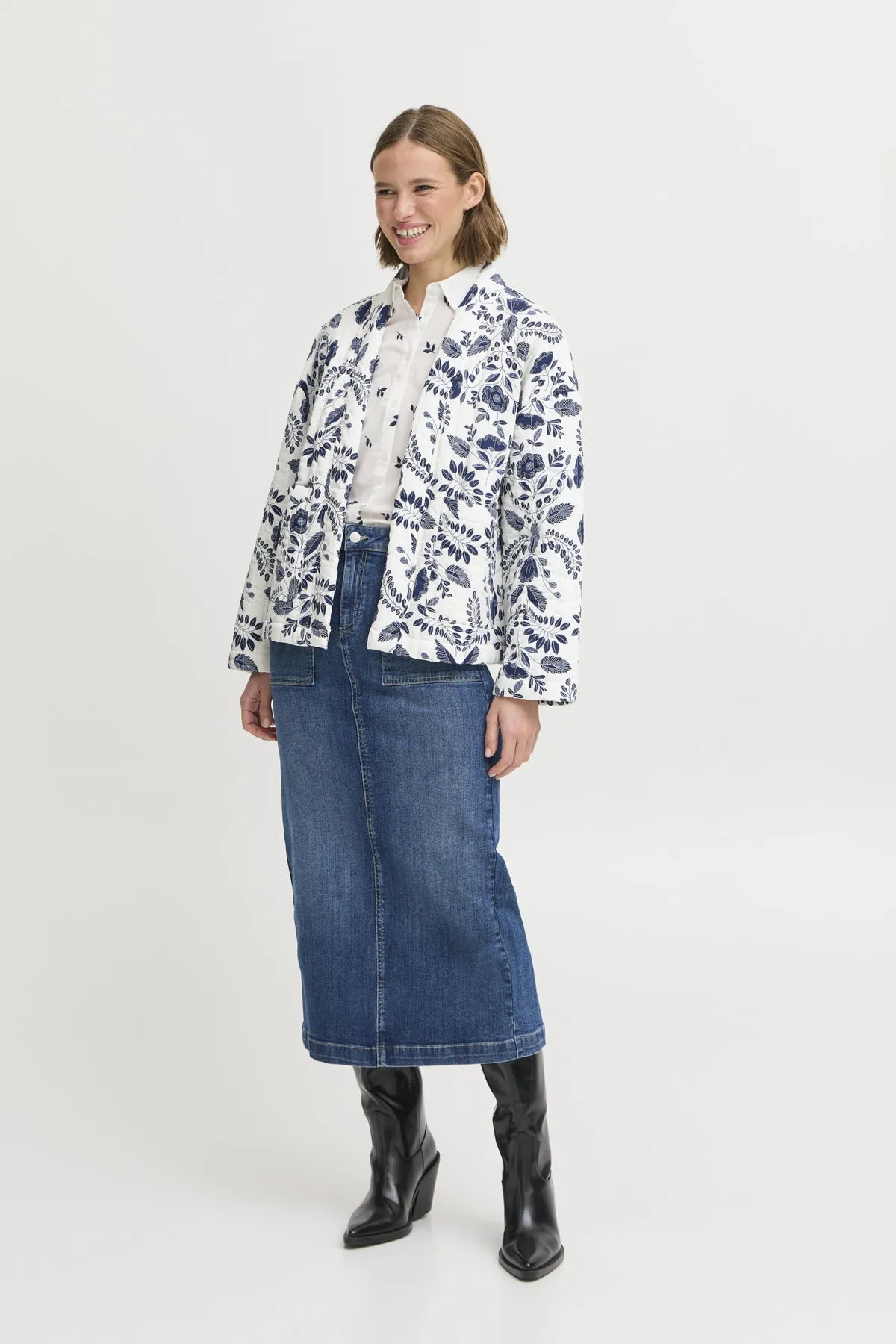 BYDAIMA KIMONO - Med Blue Flower
