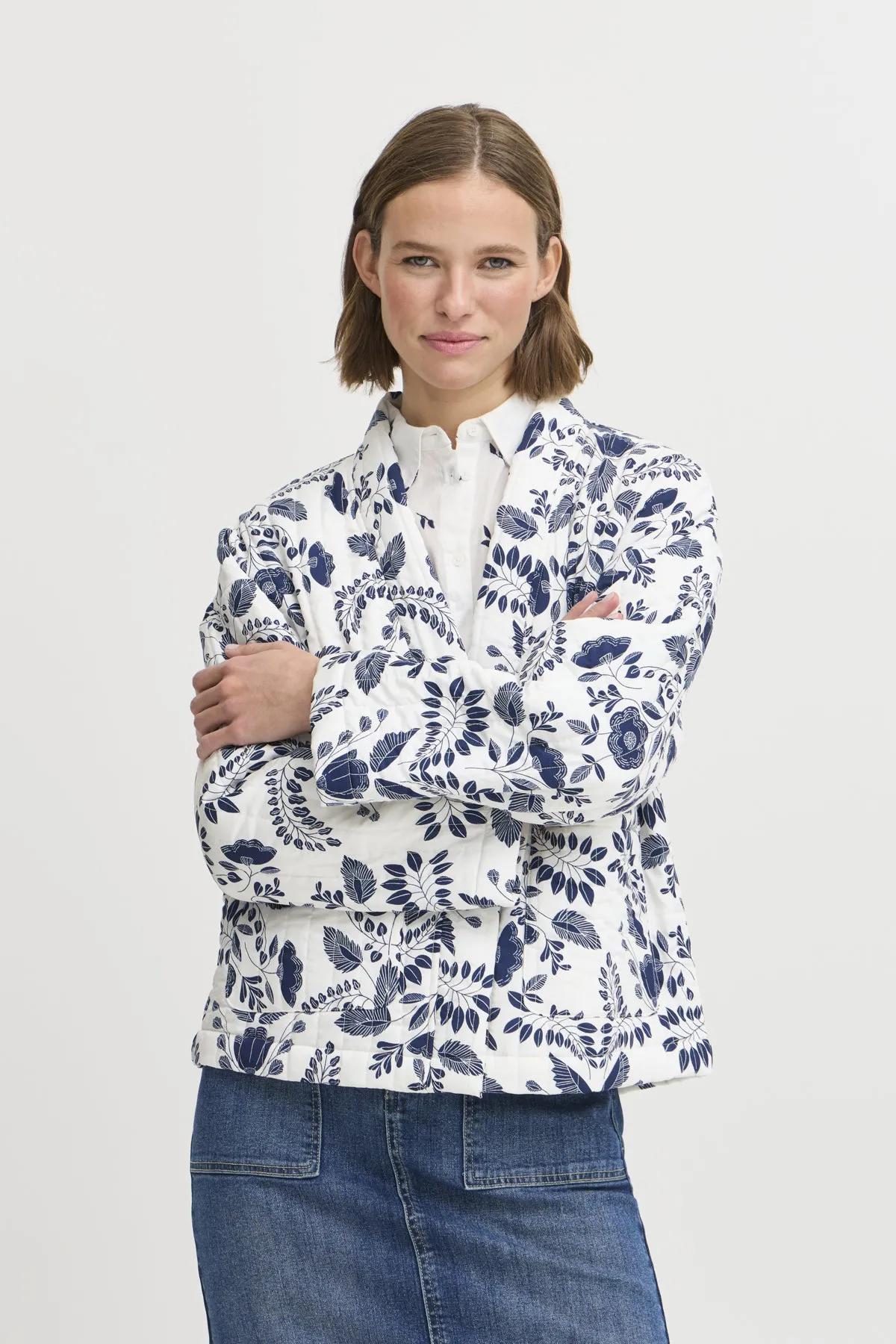 BYDAIMA KIMONO - Med Blue Flower