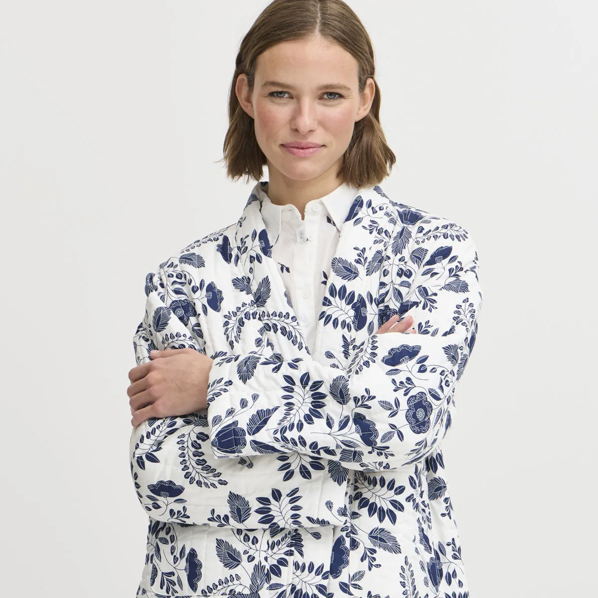 BYDAIMA KIMONO - Med Blue Flower