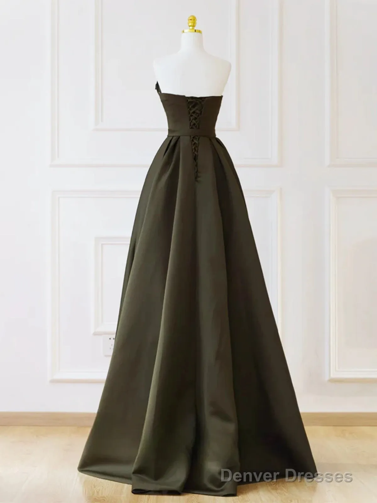 Chic V-Neckline