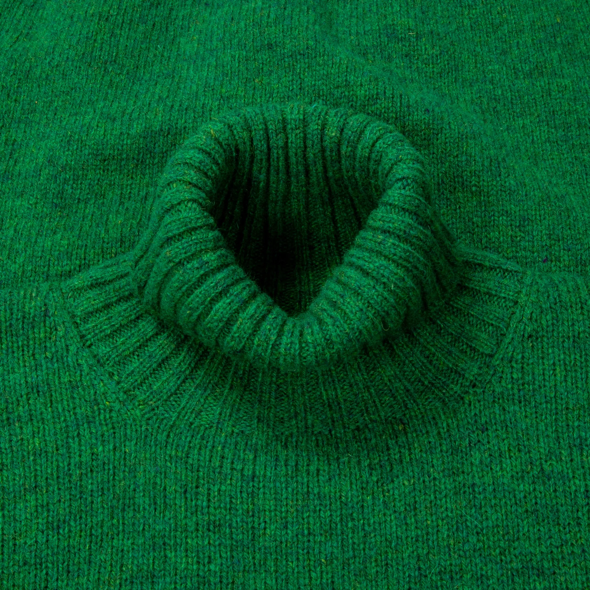 Laurence J. Smith Super Soft Seamless Roll Neck Pullover Clover