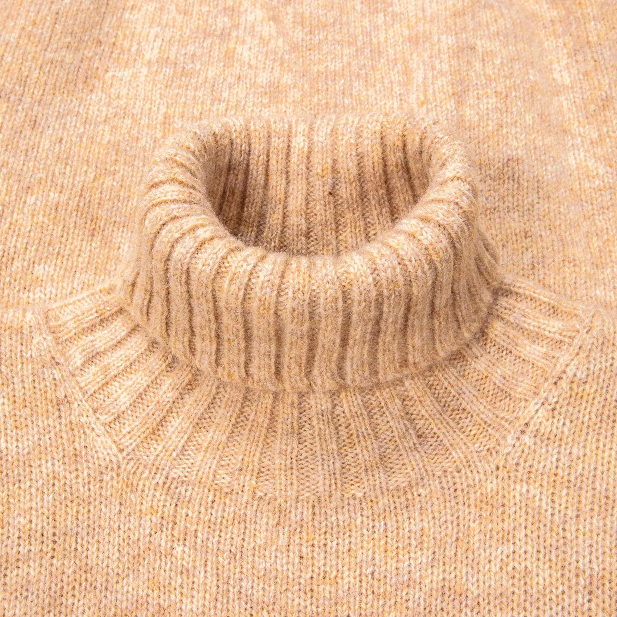Laurence J. Smith Super Soft Seamless Roll Neck Pullover Tusk
