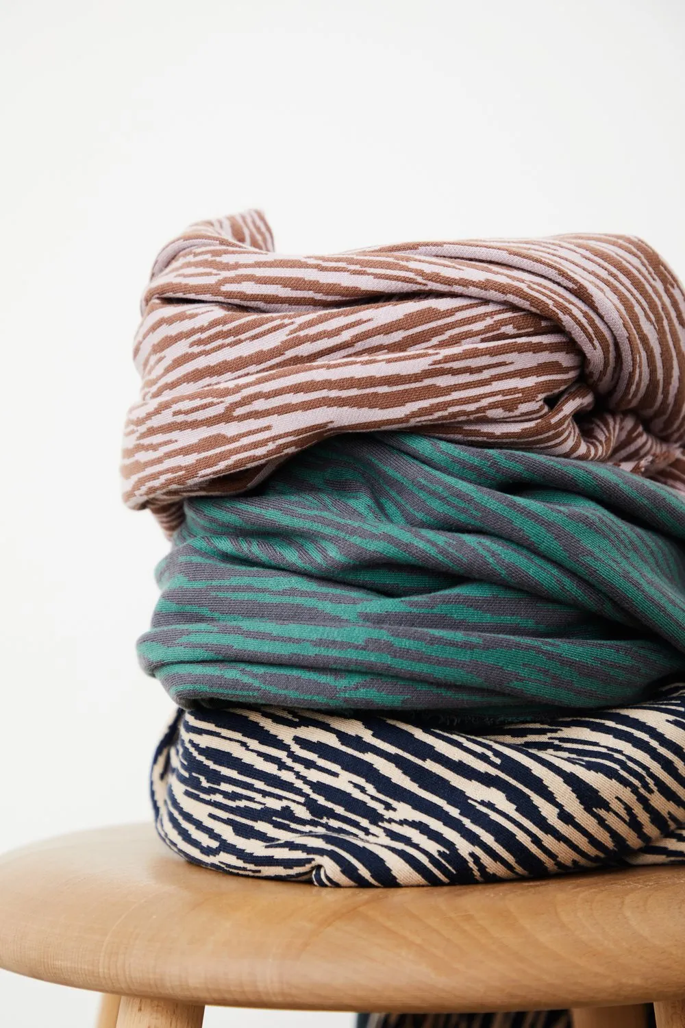 REMNANT 0.34 Metre - Mind The MAKER - Organic Bark Jacquard Dusty Brown and Lilac