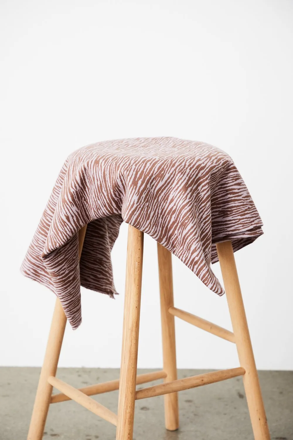 REMNANT 0.34 Metre - Mind The MAKER - Organic Bark Jacquard Dusty Brown and Lilac