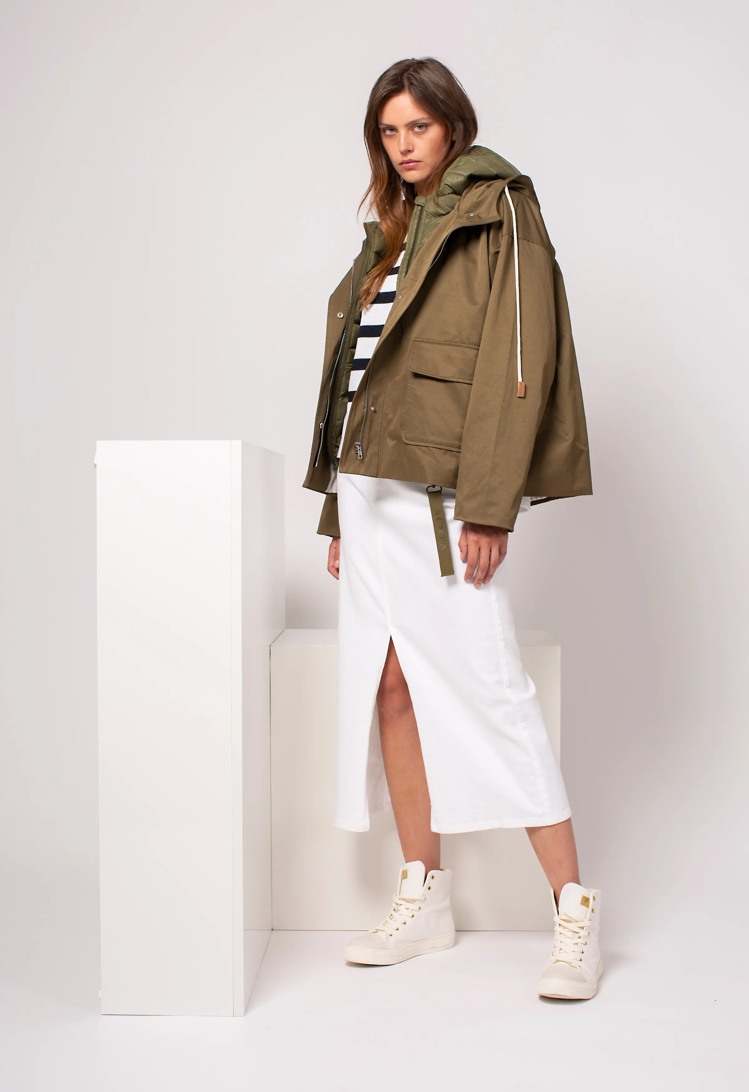 WHITE DENIM FRONT SPLIT SKIRT MERYN